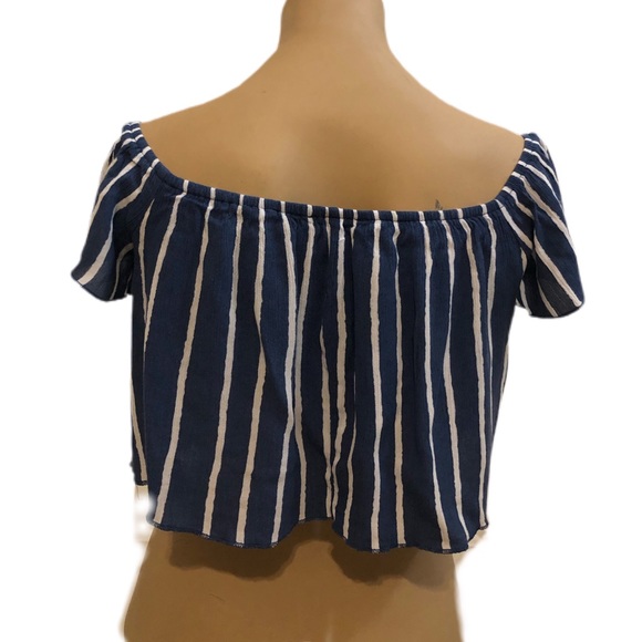 Forever 21 off the shoulder top - Picture 2 of 8